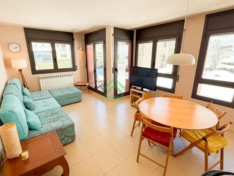 Piso de 2 habitaciones en Canillo, foto 1 de 16