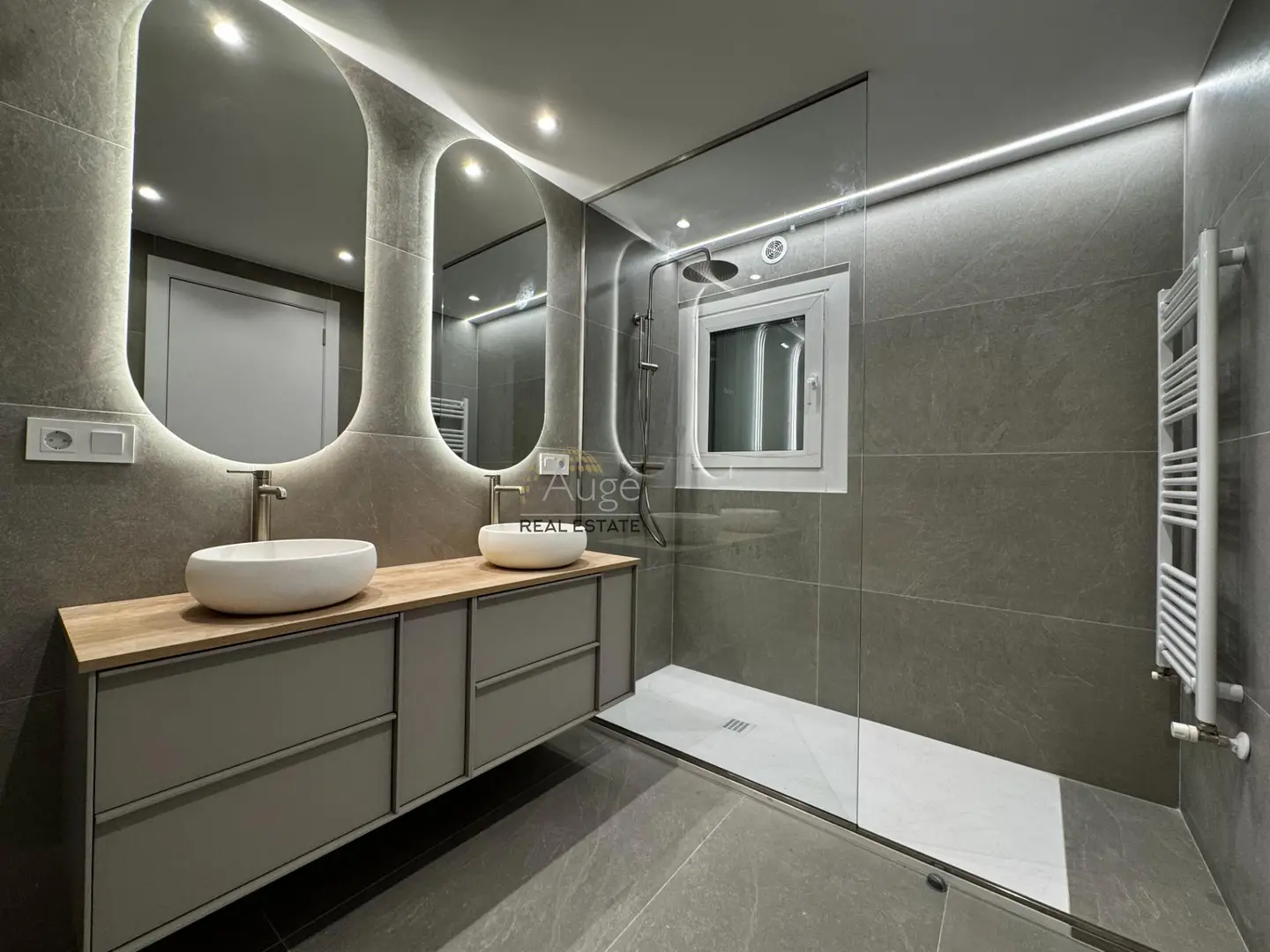 Piso de 3 habitaciones en Andorra la Vella, foto 1 de 27