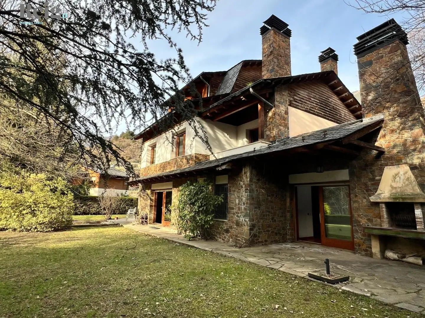 Autre de 4 chambres à Sant Julià de Lòria, photo 1 sur 40