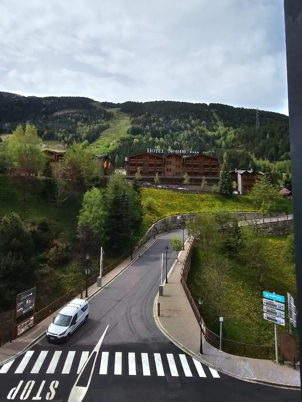 Apartamento de 3 habitaciones en Canillo, foto 1 de 6
