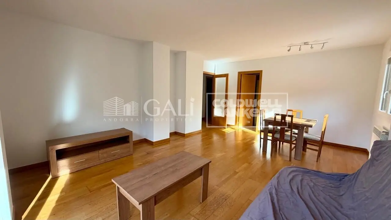 Flat with 3 bedrooms in Encamp, photo 1 of 14