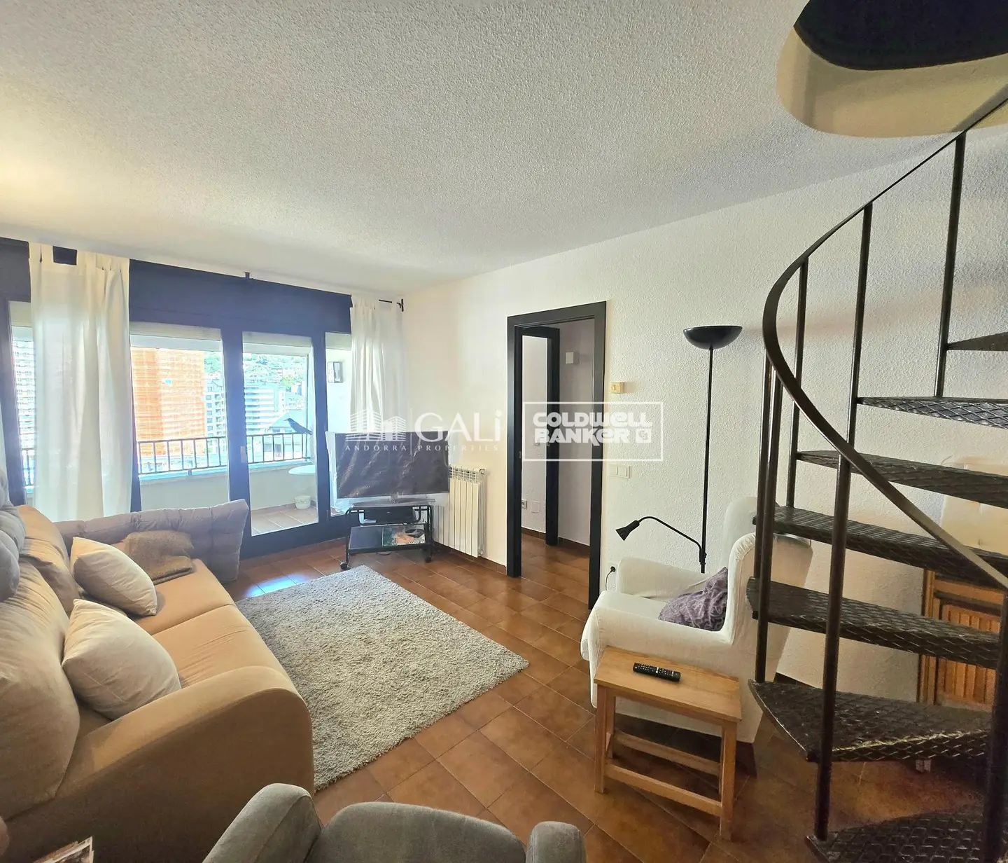 Apartamento de 4 habitaciones en Andorra la Vella, foto 1 de 14