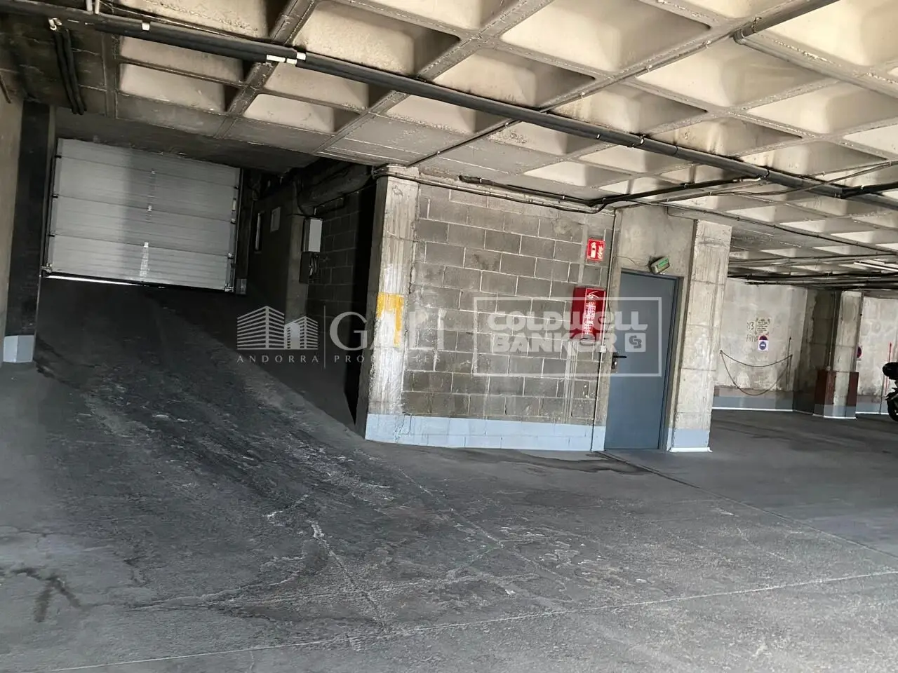 Pàrquing a Encamp, foto 1 de 2