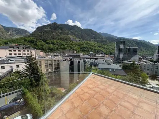 Apartamento de 4 habitaciones en Escaldes-Engordany, foto 1 de 1
