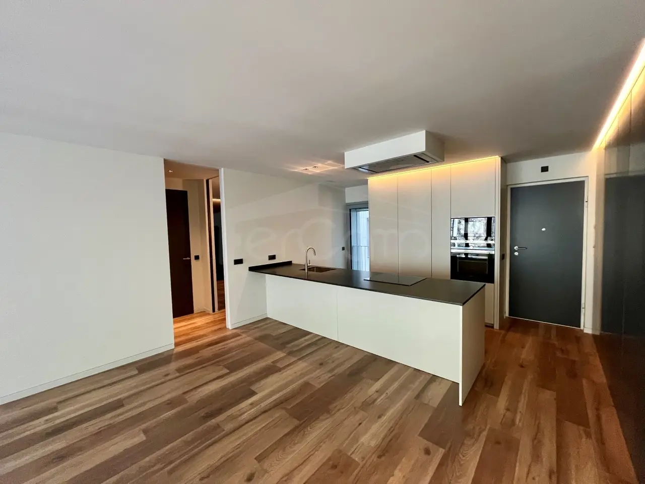 Piso de 2 habitaciones en Andorra la Vella, foto 1 de 16