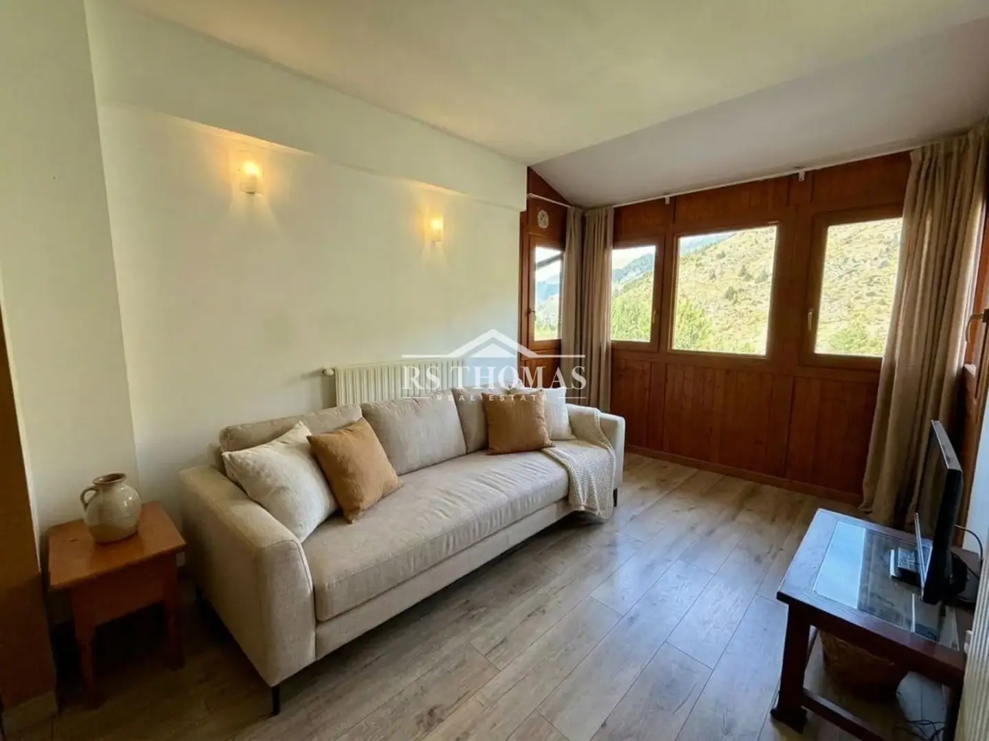 Piso de 1 habitación en Canillo, foto 1 de 9
