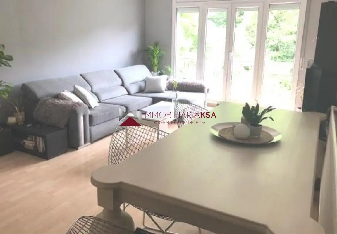 Apartamento de 2 habitaciones en Escaldes-Engordany, foto 1 de 8