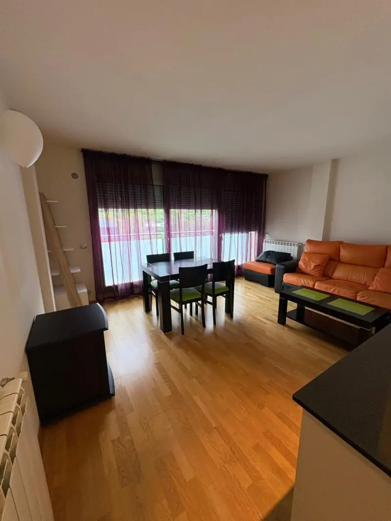 Piso de 2 habitaciones en Andorra la Vella, foto 1 de 9