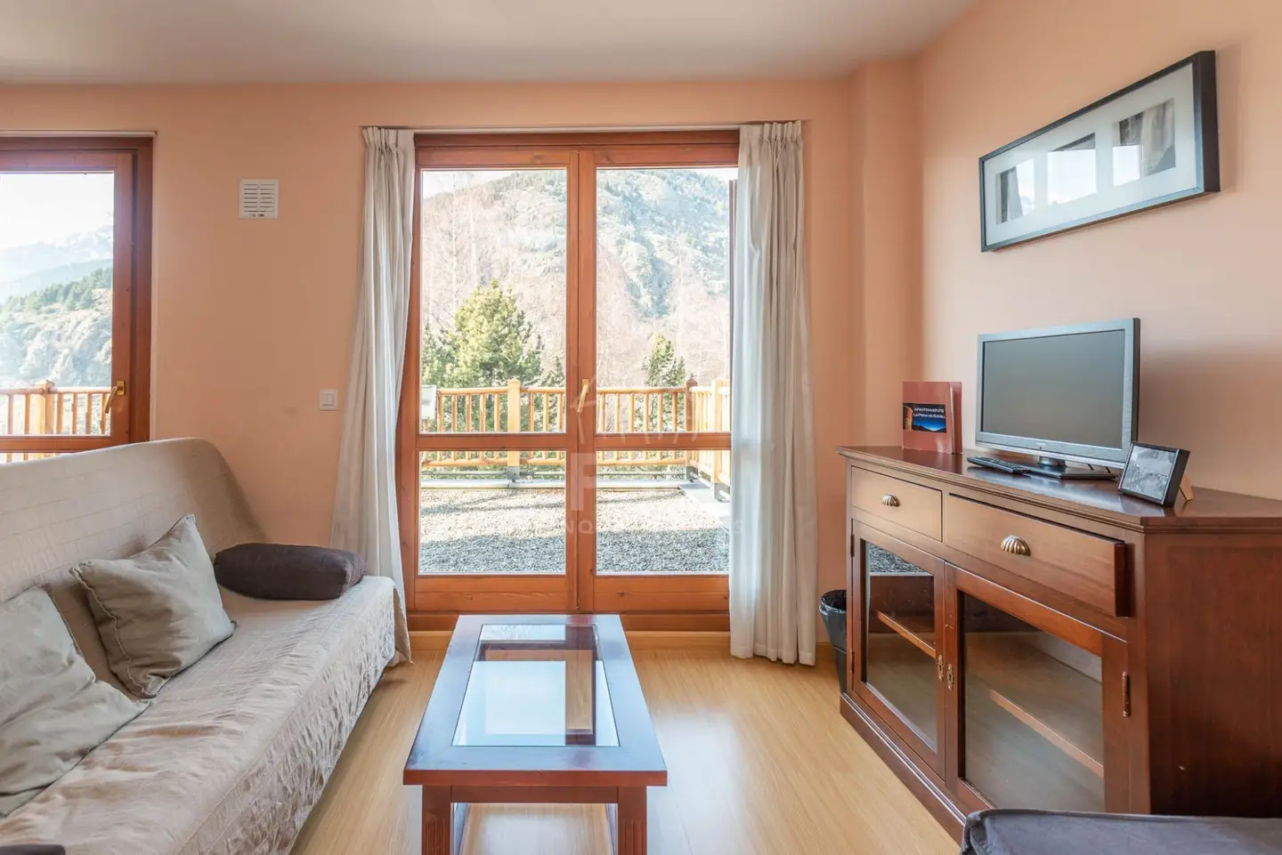 Piso de 1 habitación en Canillo, foto 1 de 16