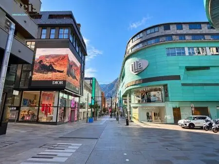 Flat with 2 bedrooms in Escaldes-Engordany, photo 14 of 17
