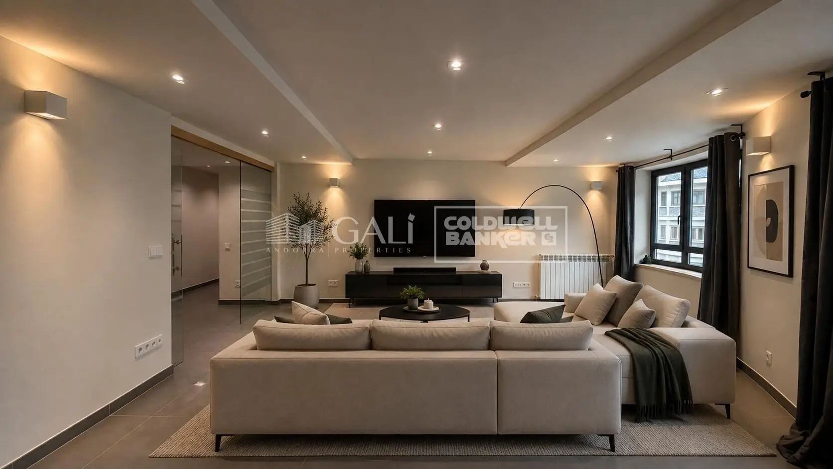 Piso de 2 habitaciones en Andorra la Vella, foto 1 de 14