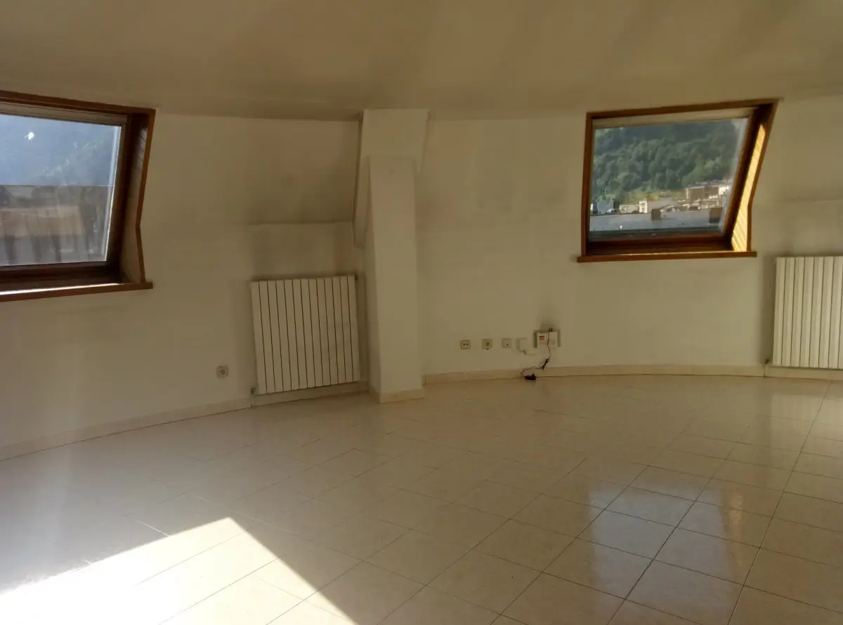 Piso de 3 habitaciones en Escaldes-Engordany, foto 1 de 14