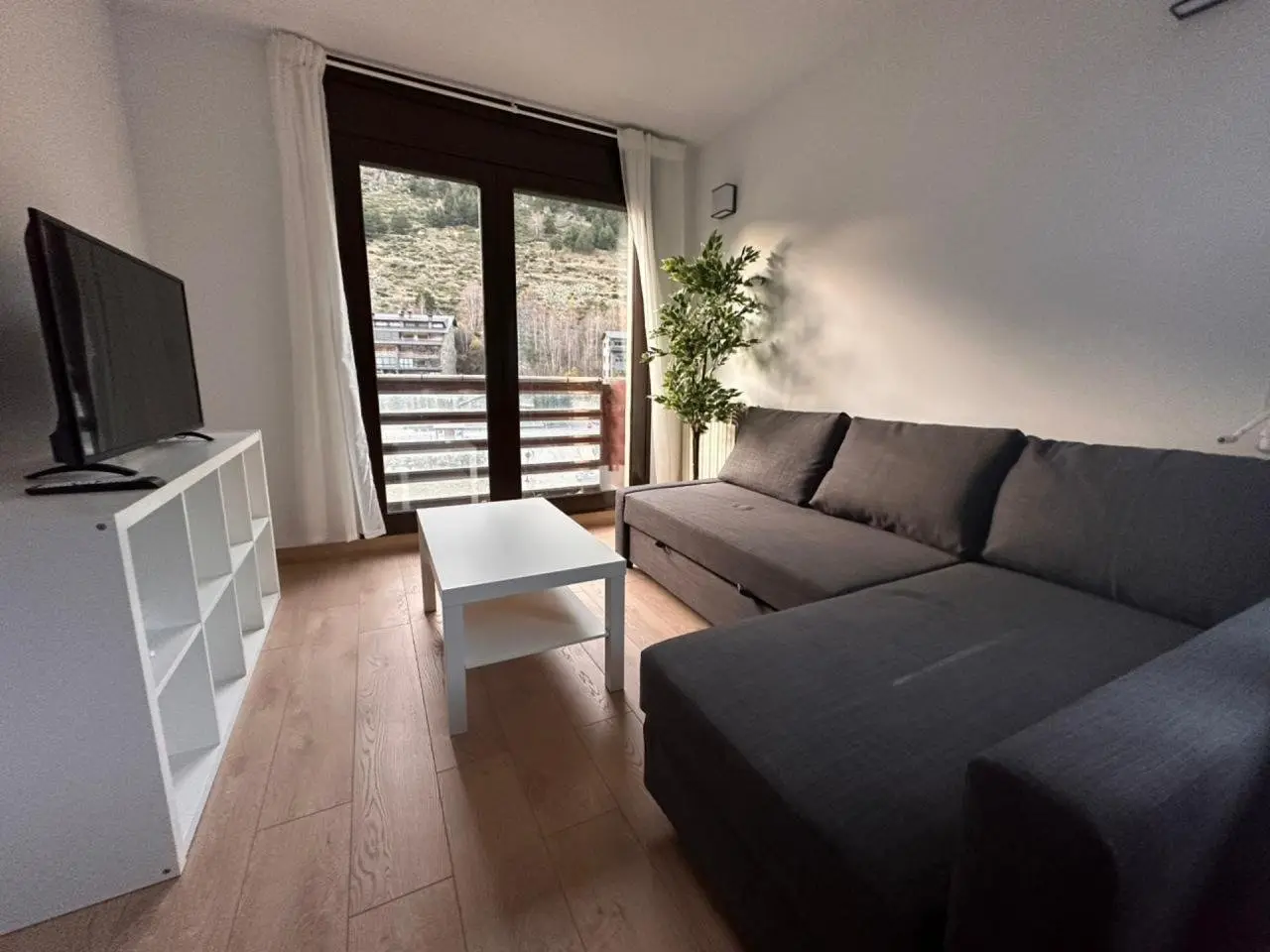 Piso de 2 habitaciones en Canillo, foto 3 de 9