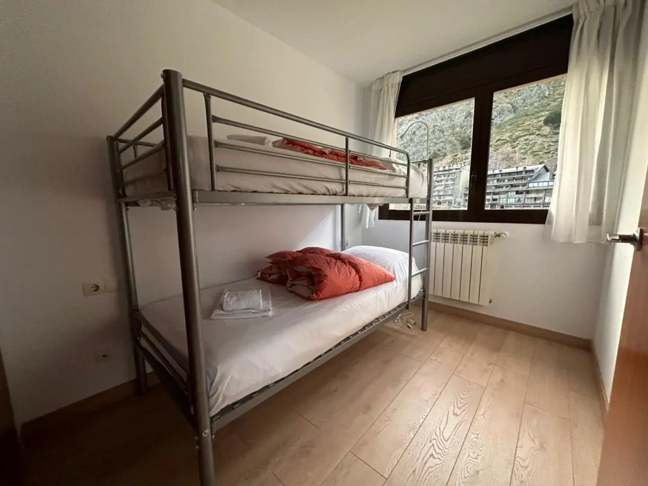 Piso de 2 habitaciones en Canillo, foto 6 de 9