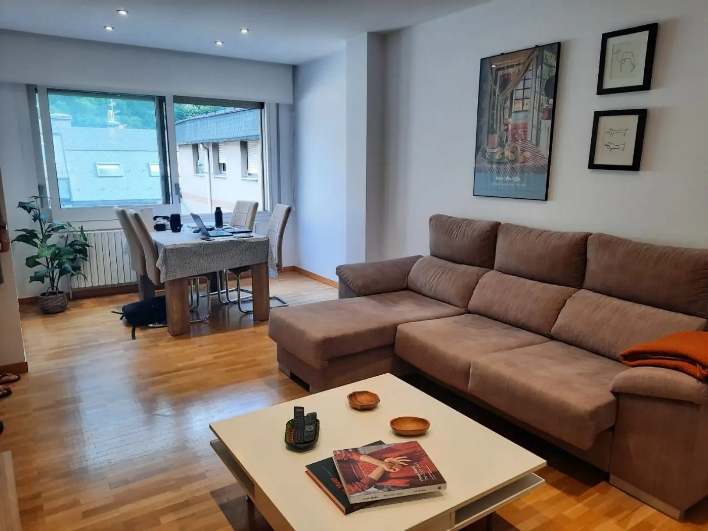 Appartement de 2 chambres à Andorra la Vella, photo 1 sur 12
