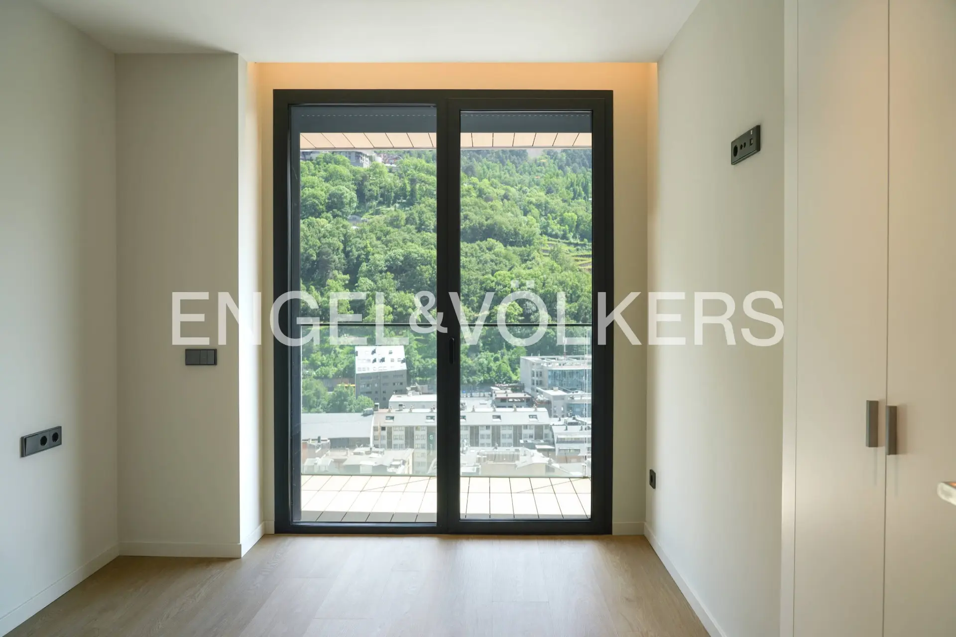Apartamento de 4 habitaciones en Escaldes-Engordany, foto 2 de 47
