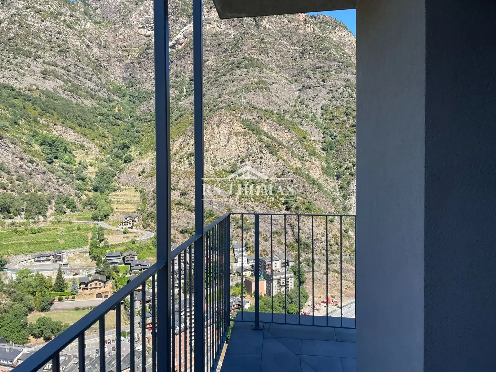 Edificio en Sant Julià de Lòria, foto 24 de 32