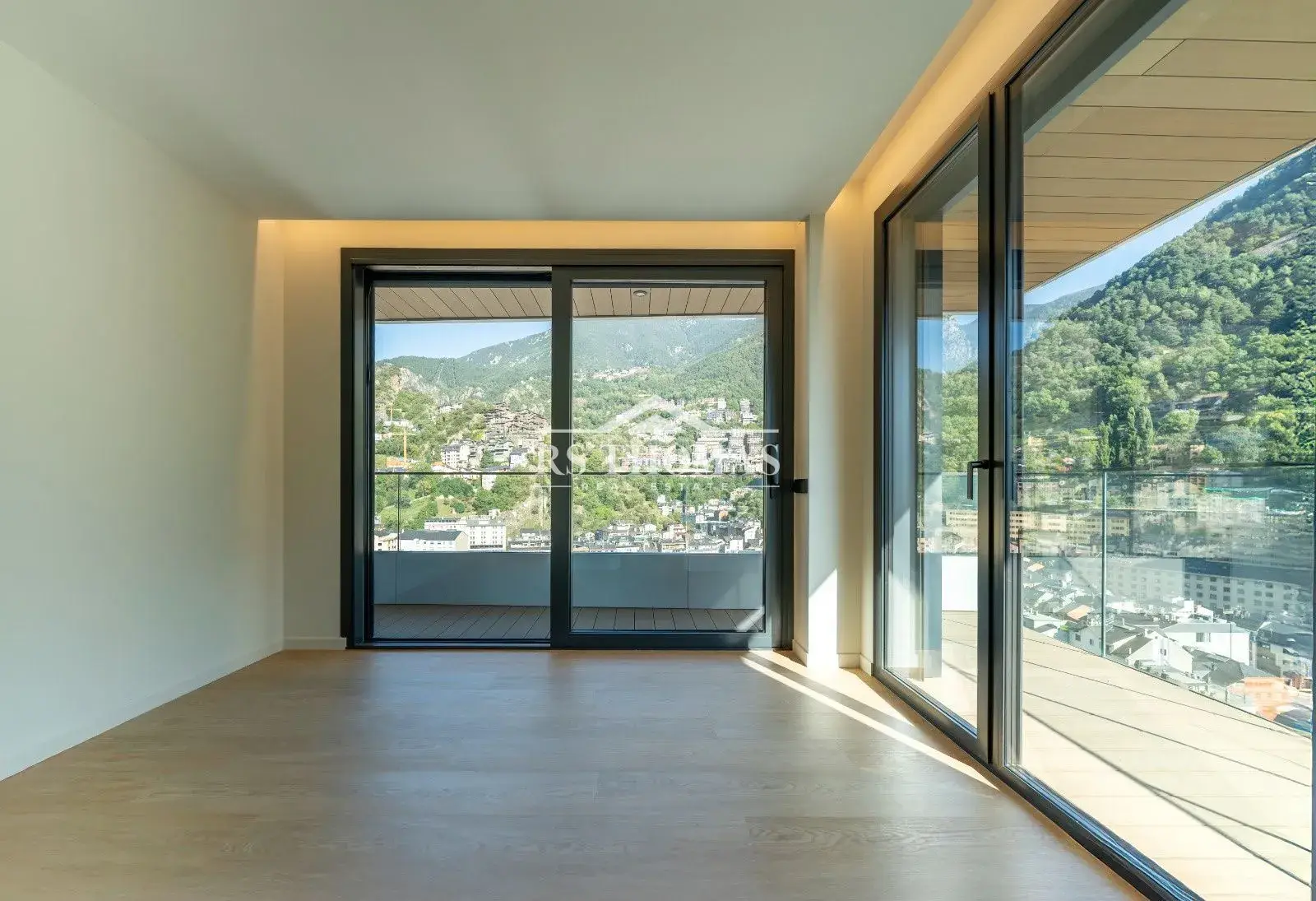 Apartamento de 4 habitaciones en Escaldes-Engordany, foto 14 de 17