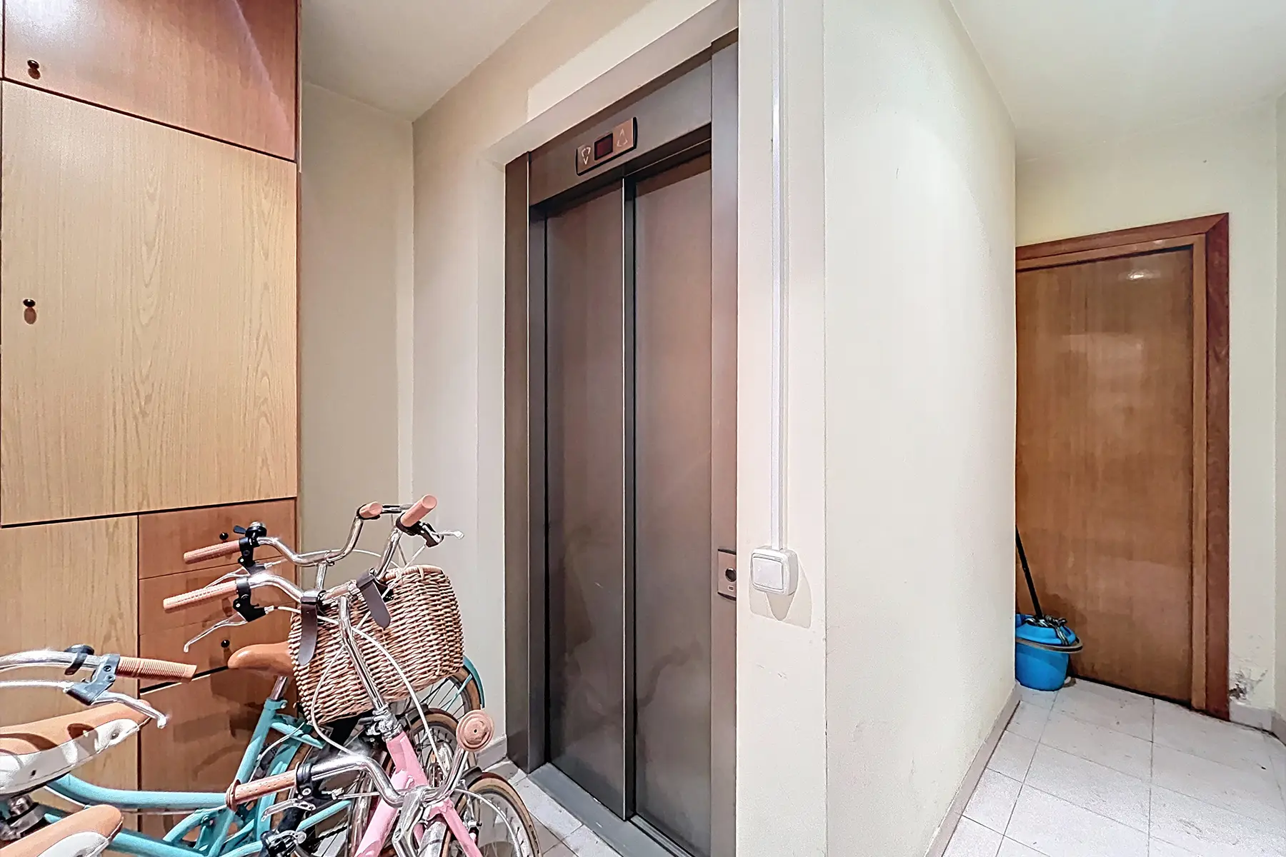 Building with 5 bedrooms in Sant Julià de Lòria, photo 5 of 38