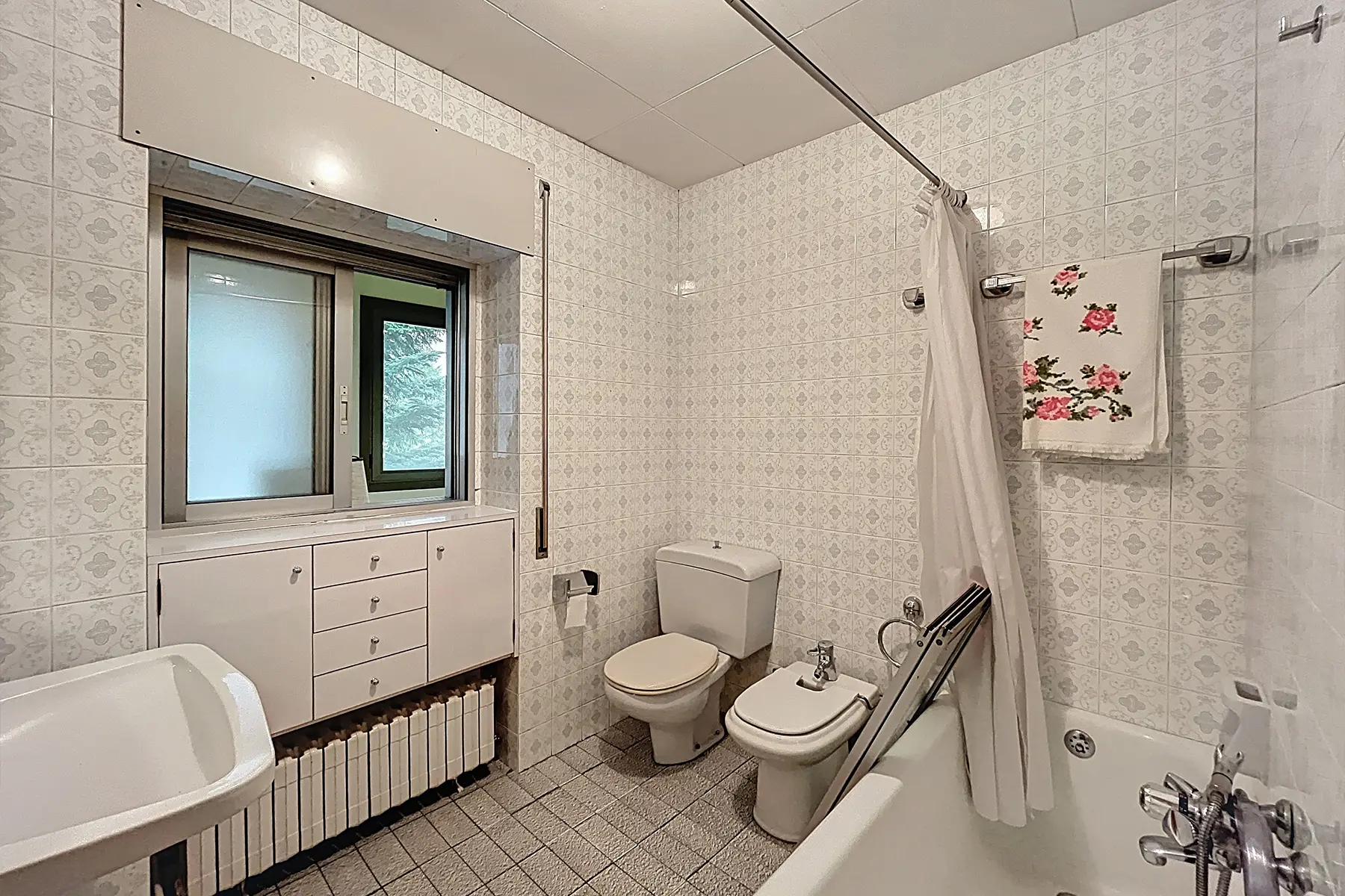Building with 5 bedrooms in Sant Julià de Lòria, photo 35 of 38