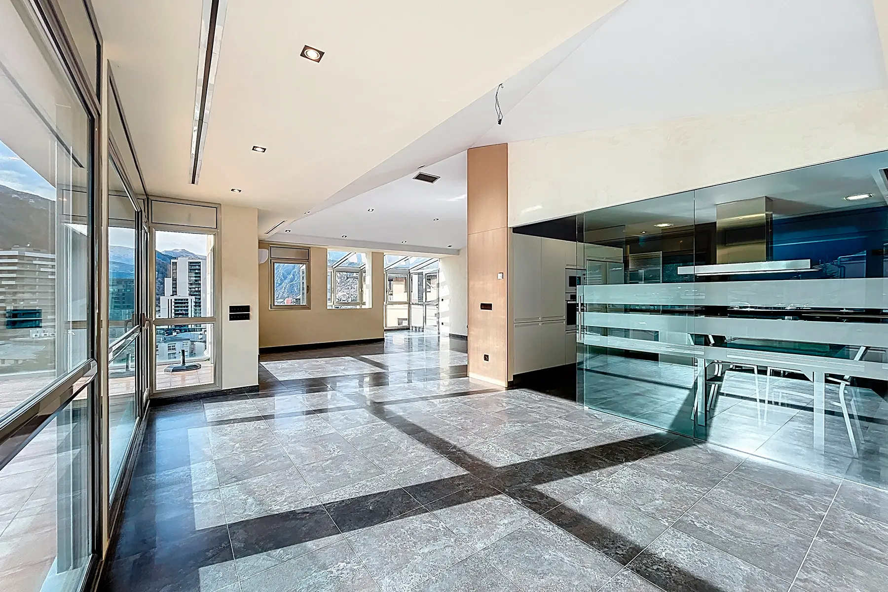Apartament de 4 habitacions a Escaldes-Engordany, foto 4 de 49