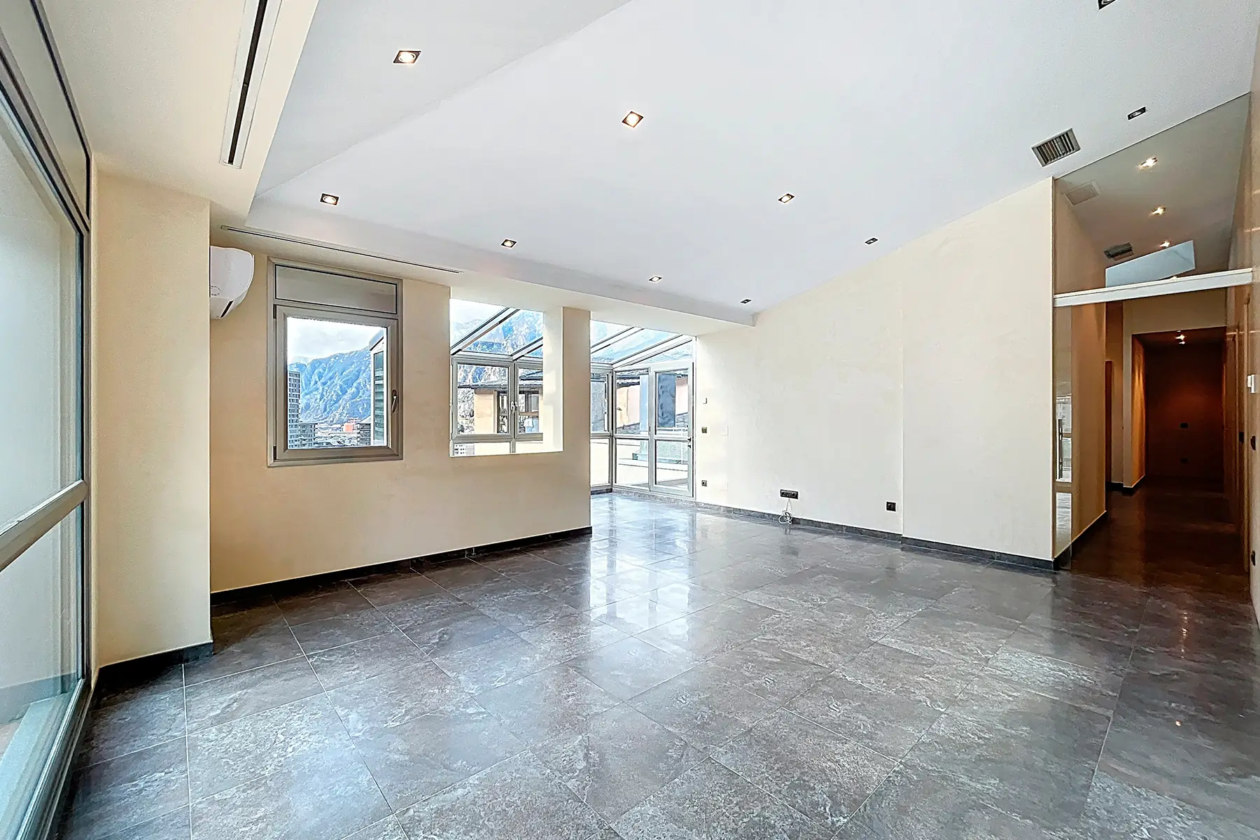 Apartament de 4 habitacions a Escaldes-Engordany, foto 5 de 49