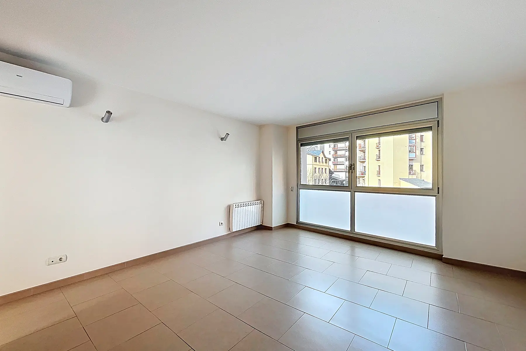 Piso de 4 habitaciones en Escaldes-Engordany, foto 2 de 28