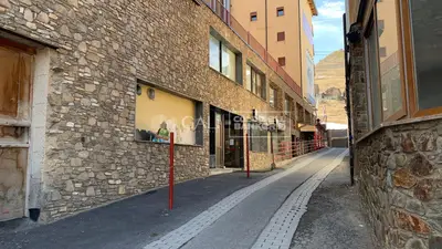 Commercial unit · 680 m², Encamp