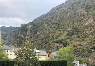 Xalet · 8 hab. · 320 m², Sant Julià de Lòria