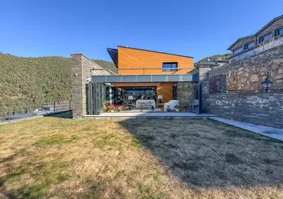 House · 4 bed · 1,140 m², La Massana