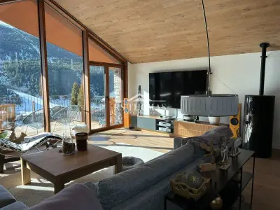 Chalet · 4 hab · 284 m², Canillo