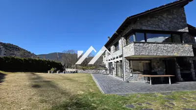 House · 4 bed · 418 m², Ordino