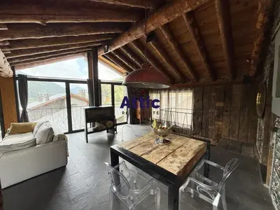 Chalet · 4 hab · 320 m², Canillo