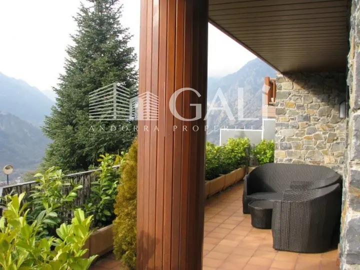 Chalet de 6 habitaciones en Escaldes-Engordany, foto 2 de 14