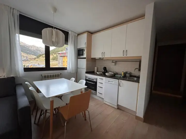 Piso de 2 habitaciones en Canillo, foto 2 de 9