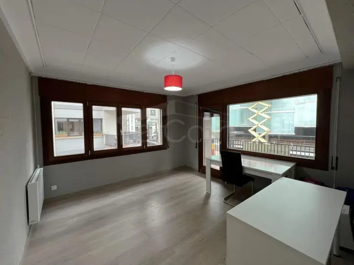 Piso de 4 habitaciones en Andorra la Vella, foto 2 de 9