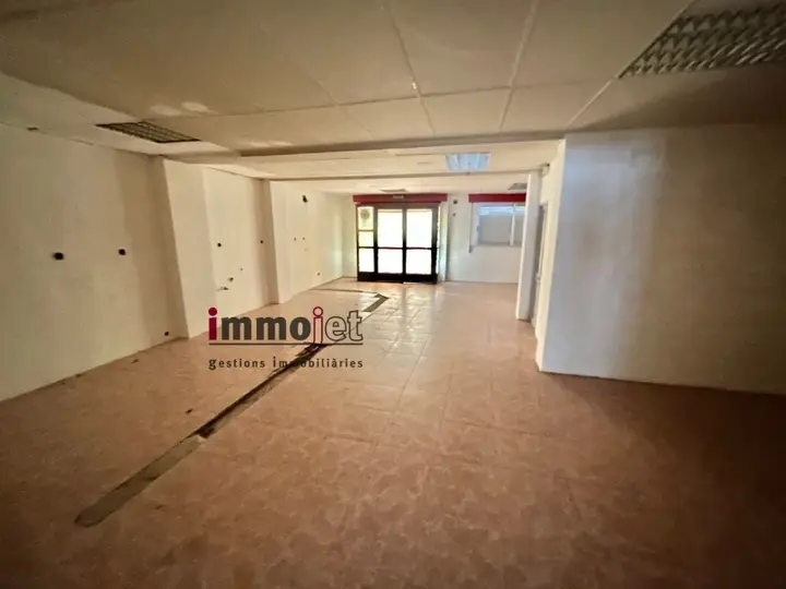 Local de 2 habitaciones en Escaldes-Engordany, foto 2 de 6