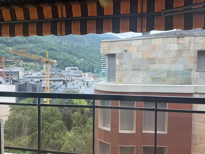 Piso de 4 habitaciones en Escaldes-Engordany, foto 2 de 27