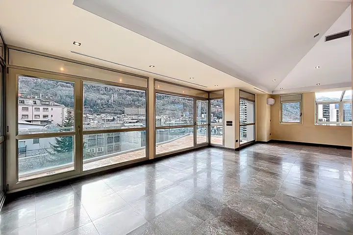 Apartament de 4 habitacions a Escaldes-Engordany, foto 2 de 49